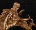 Reloj con la diosa Artemisa, detalle del reverso