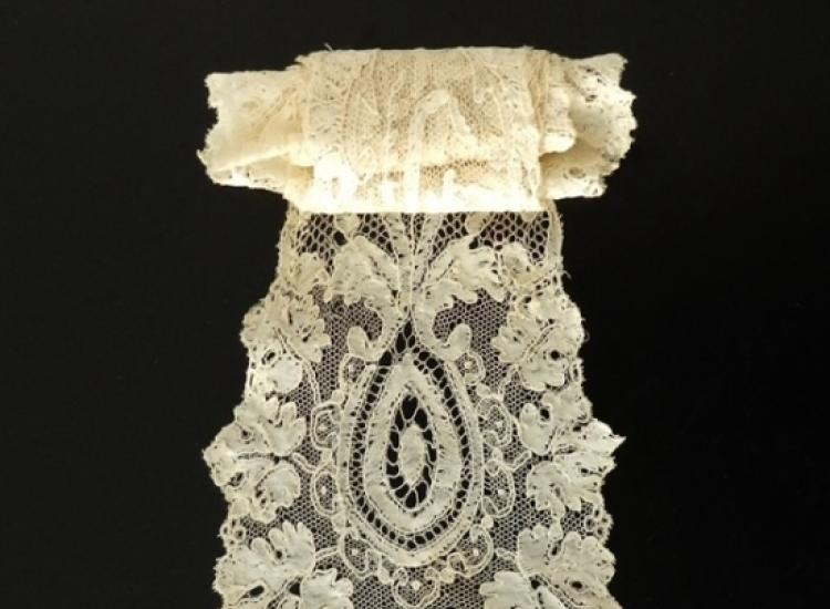 Similar lace on portrait of Mrs. Georgeanna M. V. Kingsley