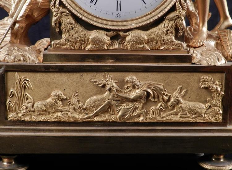 Reloj con la diosa Artemisa, detalle altorrelieve