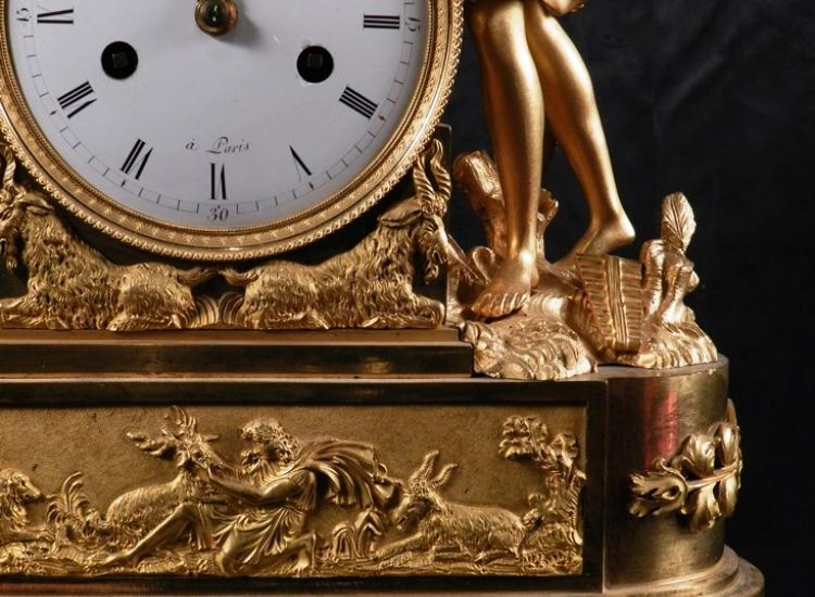 Reloj con la diosa Artemisa, detalle