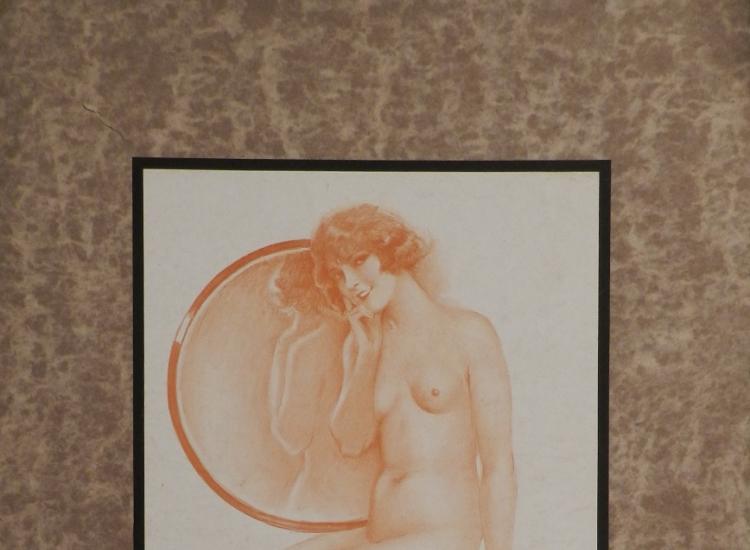 Mujer desnuda sentada junto a un espejo